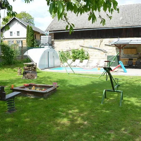 Hébergement de vacances In Zelenecka Lhota With Private Pool *