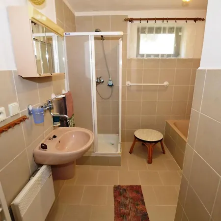 In Zelenecka Lhota With Private Pool Hébergement de vacances *